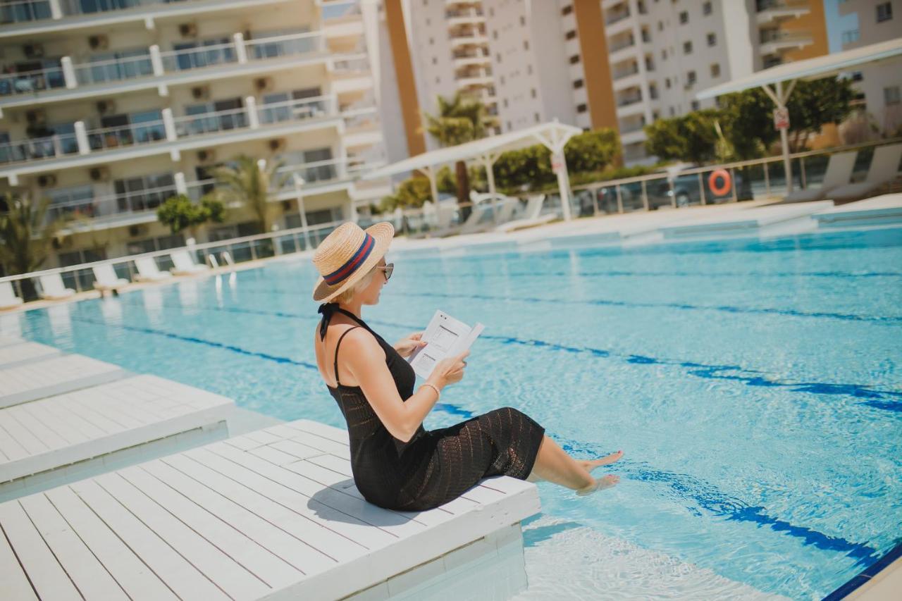 Luxury Sea View Two Bedroom Apartment In Caesar Resort & Spa, Long Beach Perivolia tou Trikomou Eksteriør bilde