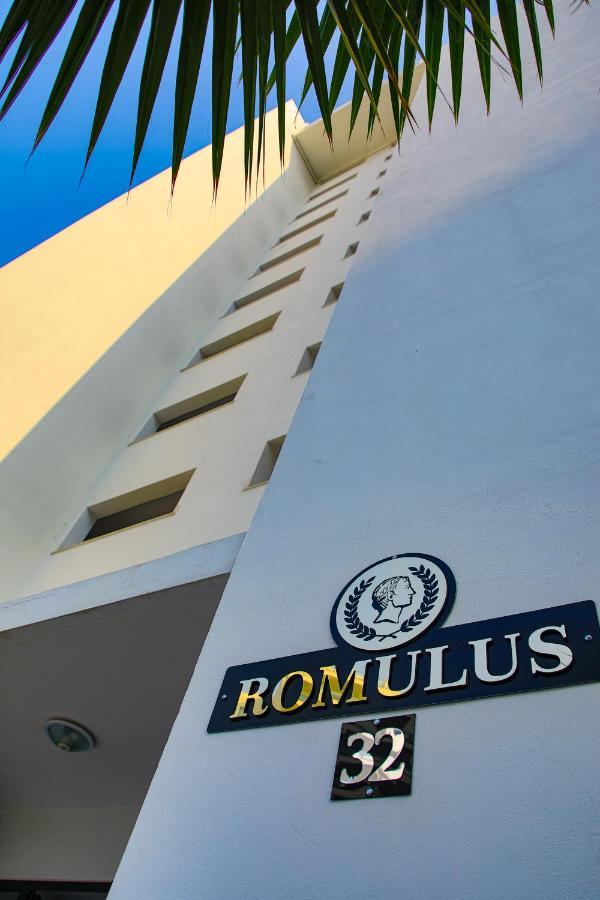 Luxury Sea View Two Bedroom Apartment In Caesar Resort & Spa, Long Beach Perivolia tou Trikomou Eksteriør bilde